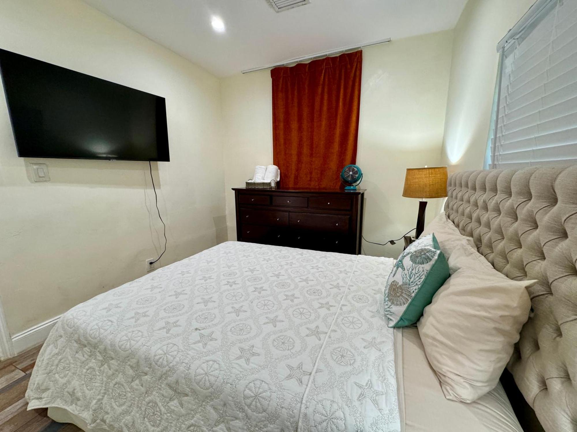 Private Rooms At Miami Centrally Located With Free Parking ภายนอก รูปภาพ