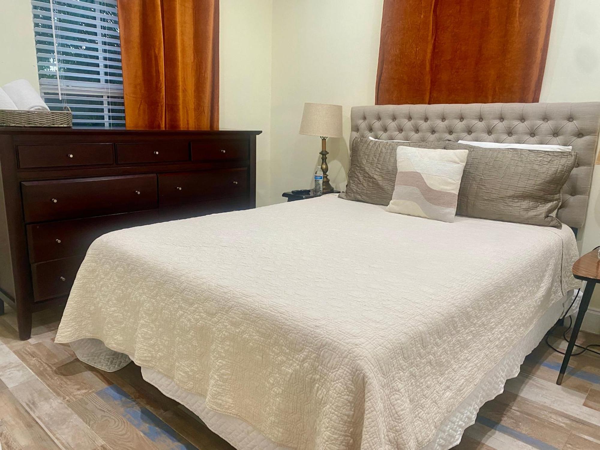Private Rooms At Miami Centrally Located With Free Parking ภายนอก รูปภาพ