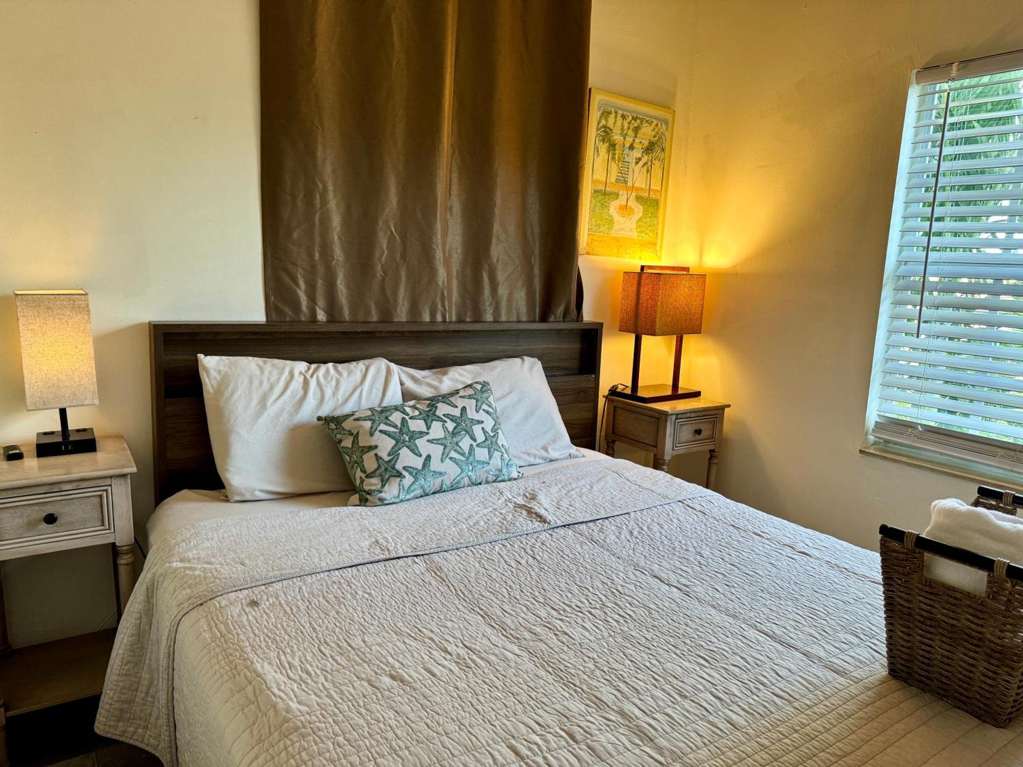 Private Rooms At Miami Centrally Located With Free Parking ภายนอก รูปภาพ