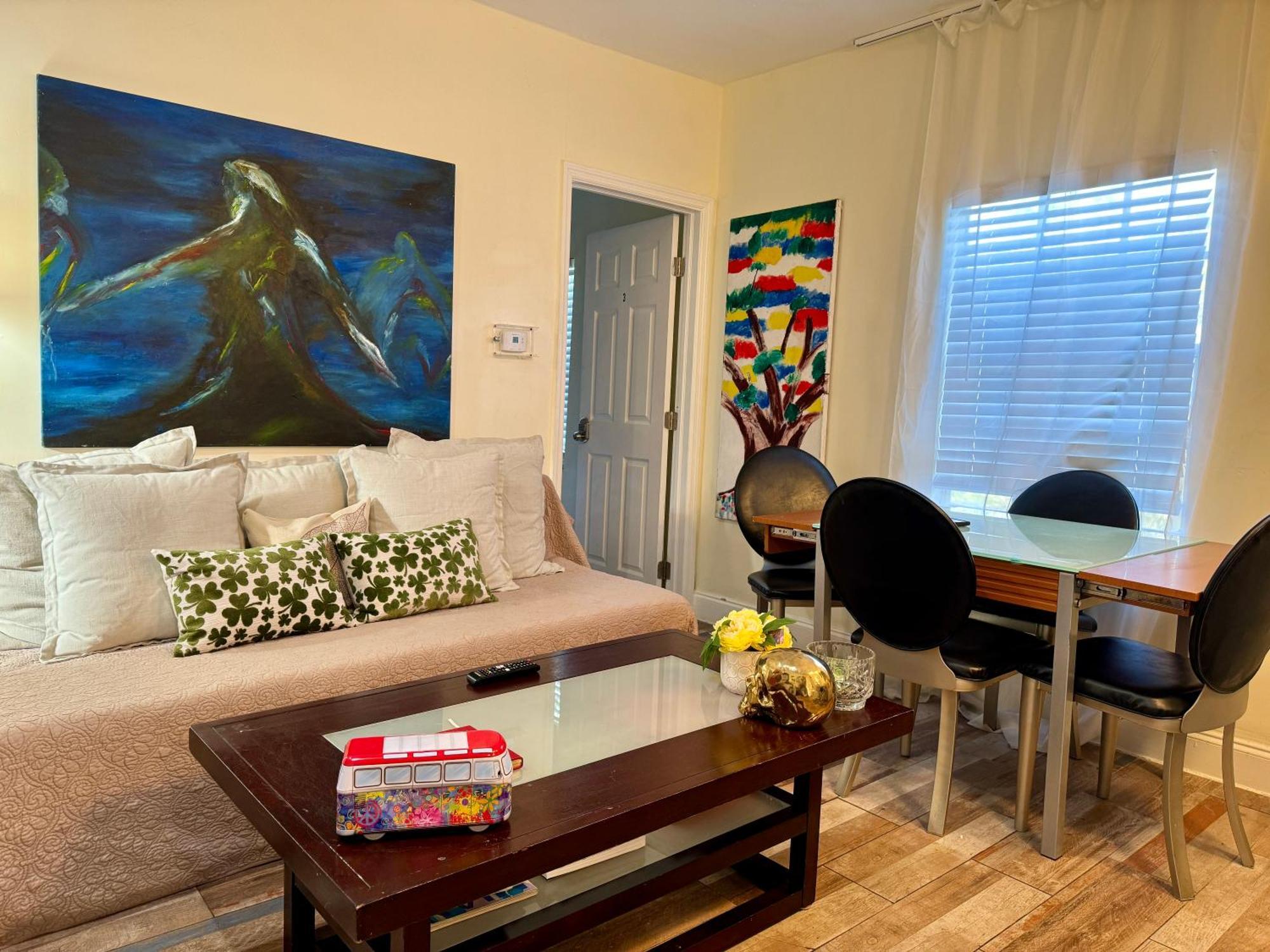 Private Rooms At Miami Centrally Located With Free Parking ภายนอก รูปภาพ